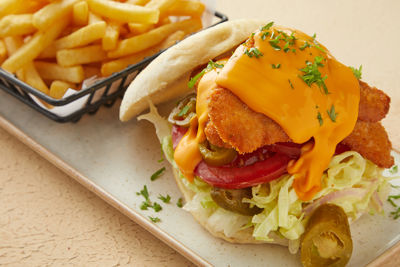 Bazlama Tavuk Burger