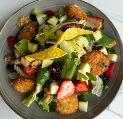 Keçi Peynirli Salata